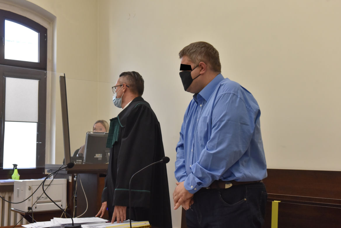 Toruński prokurator internetowym trollem
