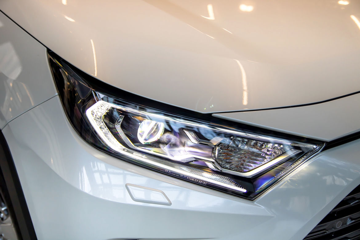 2019 Toyota RAV4 Hybrid - piąta generacja SUV-a