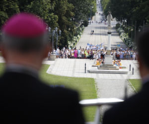 Bp Robert Chrząszcz do uczestników 40. Jubileuszowej Wadowickiej Pielgrzymki: Bóg jest cierpliwym gospodarzem i nigdy nie rezygnuje z człowieka