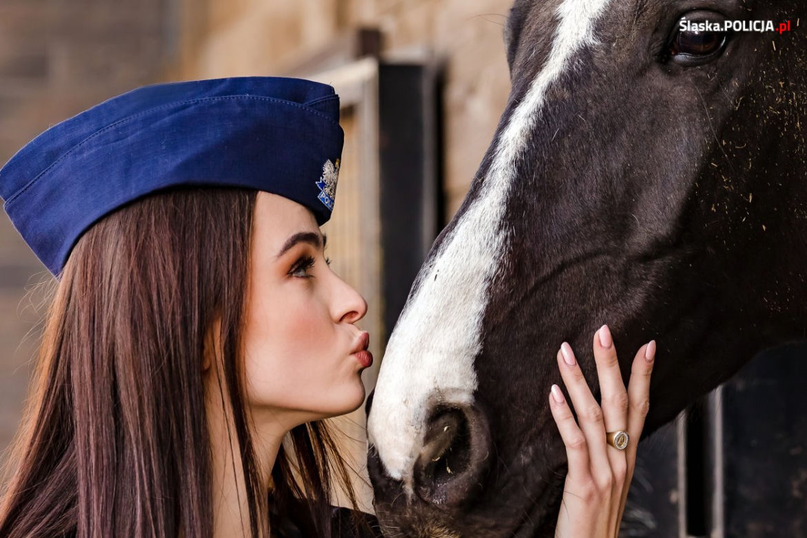 Miss Polski z Katowic wstąpiła na jeden dzień do policji. Anna Maria-Jaromin wzięła udział w teście sprawnościowym