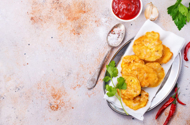 Kotlety z siekanego kurczaka z majonezem – chrupiące z zewnątrz, w środku soczyste jak nigdy