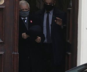 Jarosław Kaczyński modlił się za Ojczyznę