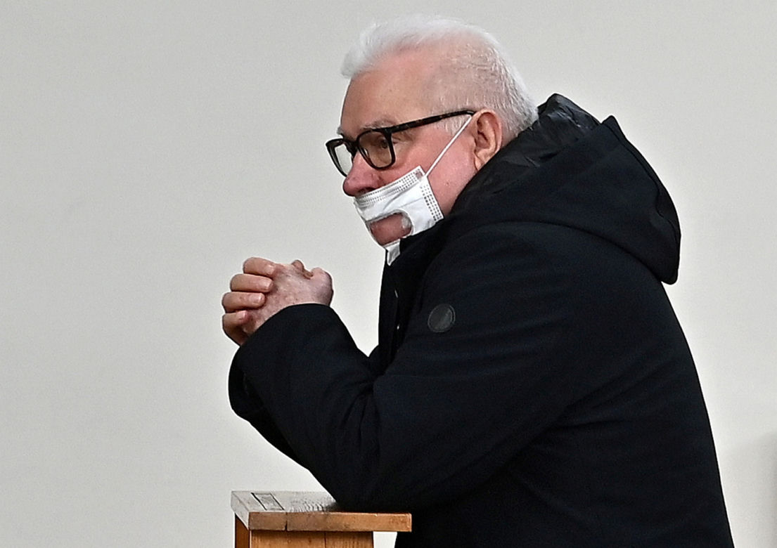 Lech Wałęsa na niedzielnej mszy