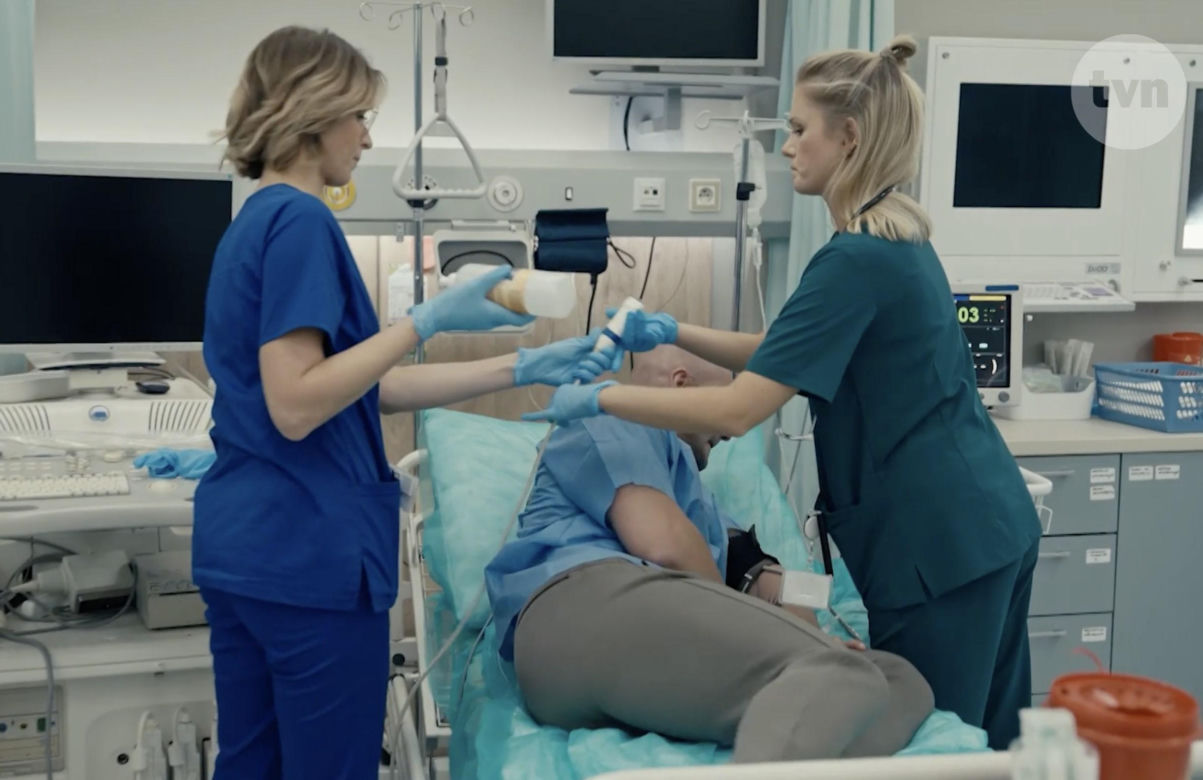 Szpital św. Anny, odcinek 4: Kaja Piotrowska (Ada Szczepaniak), Zosia Konecka (Julia Kamińska)