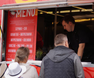 Festiwal Food Trucków 2021. Restauracje na kółkach zaparkowały na Wyspie Młyńskiej