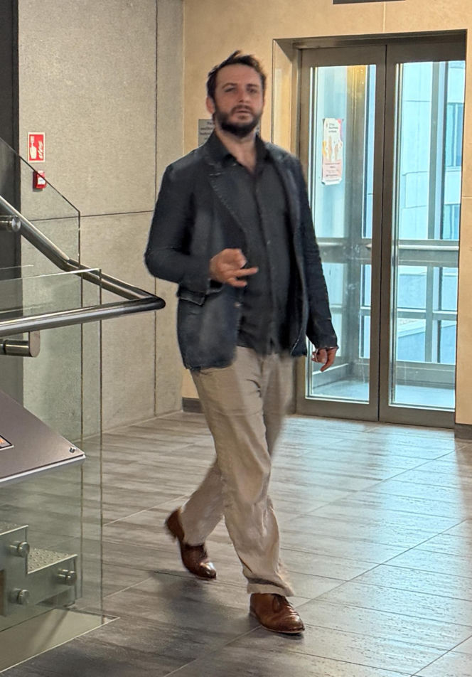 Rozwód Gąsiorowskiej i Żurawskiego w toku! Aktor czekał pod salą z kubkiem w ręku