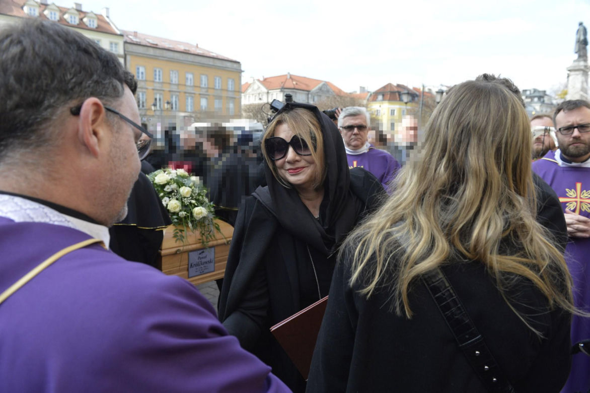 Pogrzeb Pawła Królikowskiego - po mszy 