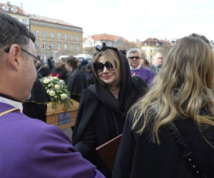 Pogrzeb Pawła Królikowskiego - po mszy 