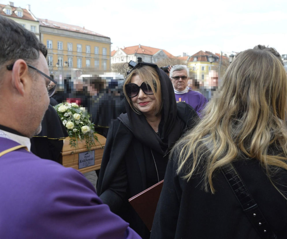 Pogrzeb Pawła Królikowskiego - po mszy 