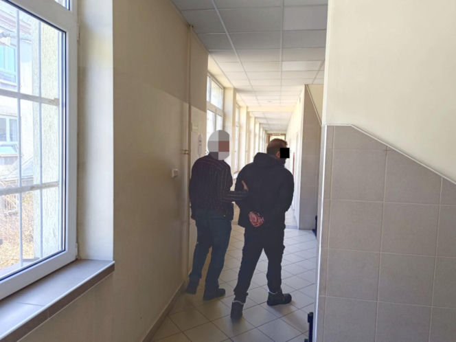 Mężczyzna oskarżony o oszustwa w lokalach gastronomicznych doprowadzony na policję