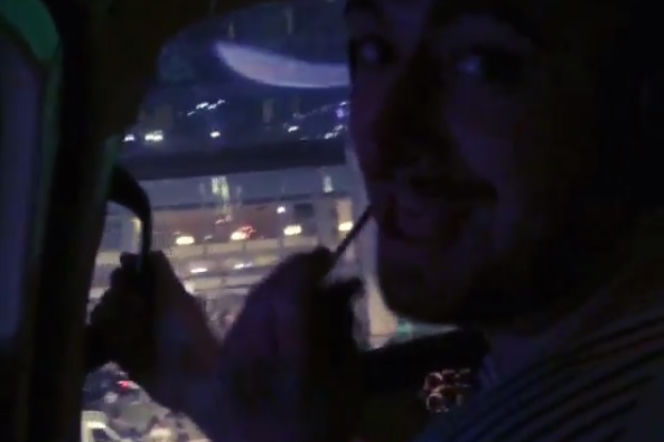 Sam Smith leci helikopterem!