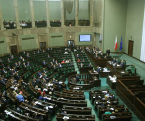 SEJM PO URLOPIE.