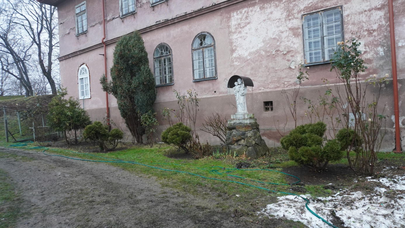Benedyktynki sprzedają ekologiczne karpie w XIII-wiecznym klasztorze w Staniątkach. To już wielowiekowa tradycja 