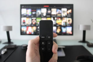 Netflix kupuje Warner Bros. Discovery. Co stracisz?