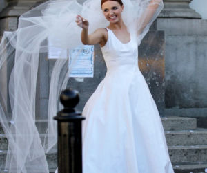 KATARZYNA BURZYŃSKA BIERZE ŚLUB