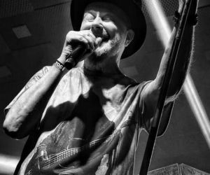 Polski gwiazdor rocka trafił do szpitala. Szokujące doniesienia!