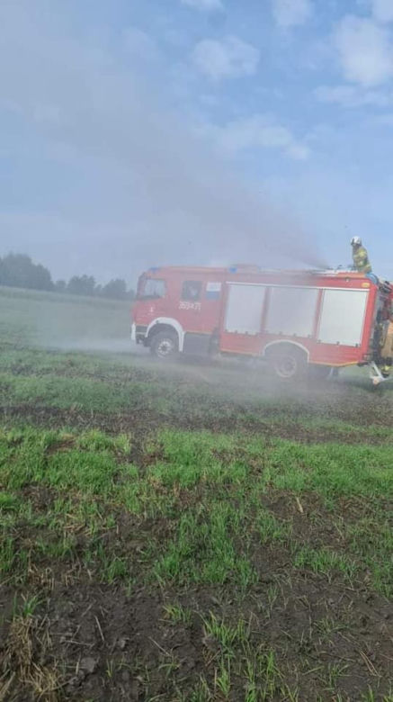 Długa i wyczerpująca resuscytacja 30-latka! Dramatyczna akcja strażaków spod Płocka [ZDJĘCIA]