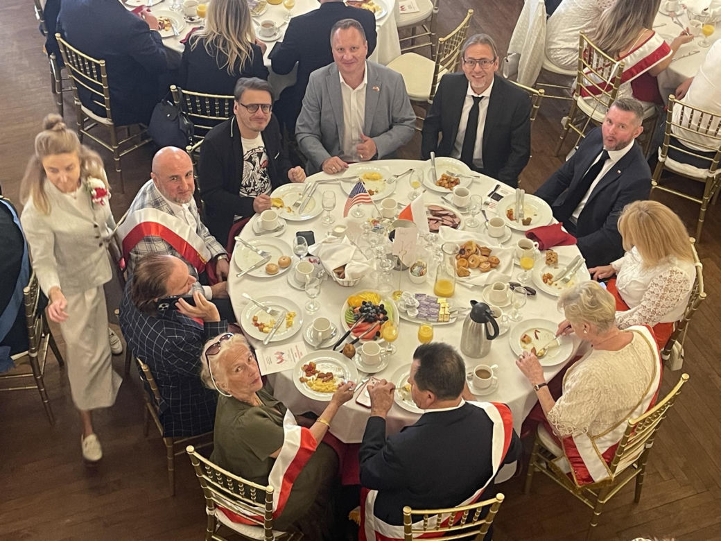 Śniadanie przed 88. Paradą Pułaskiego
