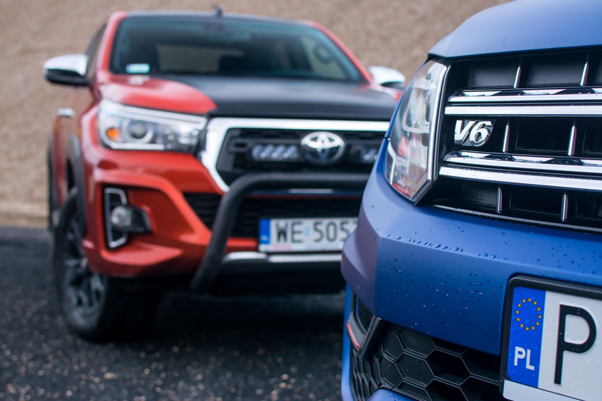 Toyota Hilux 2.4 D-4D 150 KM 4x4 AT6 Selection 50 vs. Volkswagen Amarok V6 3.0 TDI 258 KM 4Motion DSG8 Aventura
