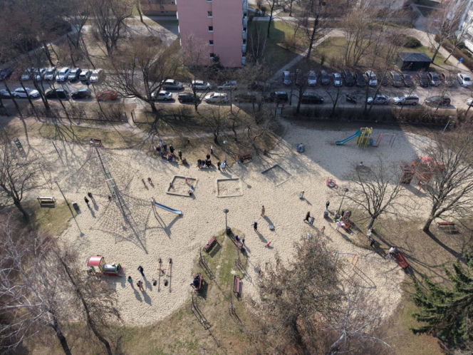 Ewakuacje szkół i przedszkoli w Warszawie. To zmasowana akcja? Znamy szczegóły