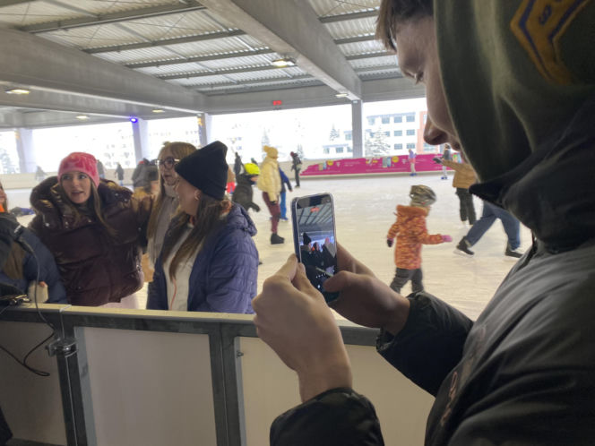 Kryte lodowisko przy Hali Urania