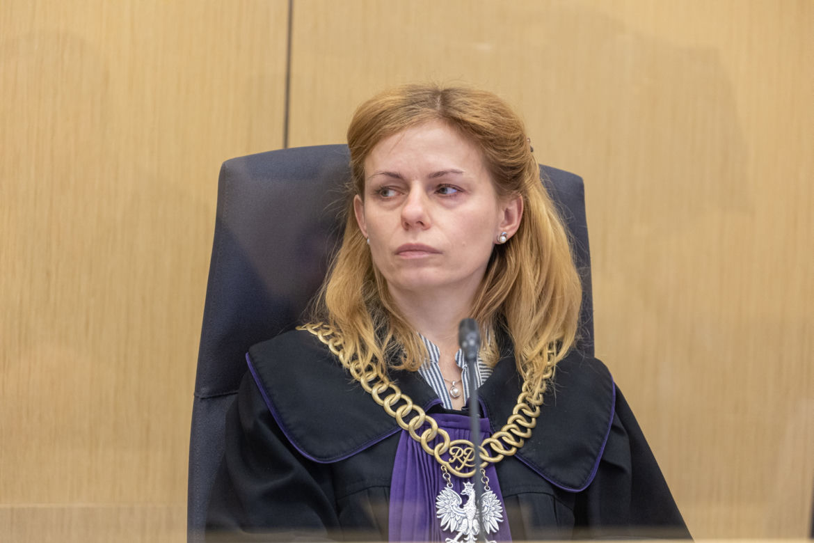 Policjanci strzelali do mężczyzny, który chciał się zabić 
