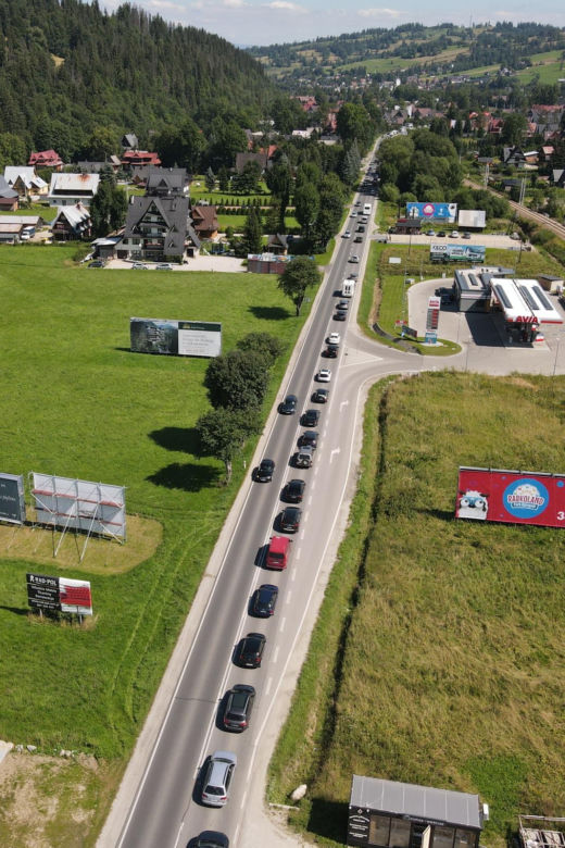 Gigantyczne korki na zakopiance. W długi sierpniowy weekend wielu turystów ruszyło w Tatry