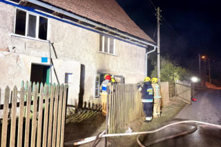 Tragiczny pożar pod Złotoryją. W zgliszczach domu znaleziono dwa ciała. Nowe ustalenia strażaków