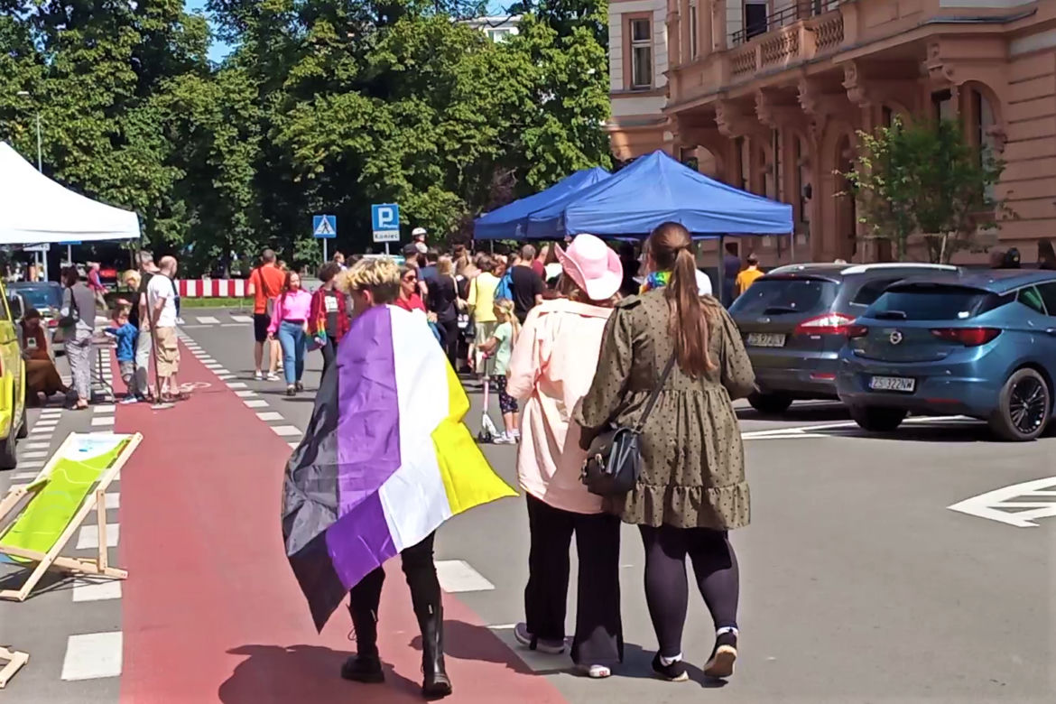 "Rajski dzień" na ulicy Rayskiego