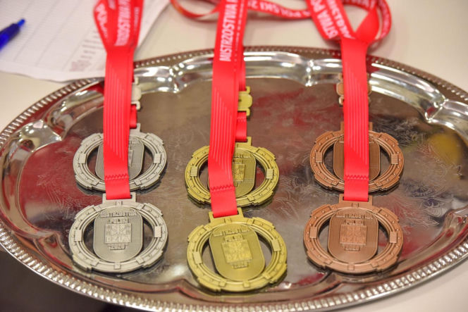 Halowe mistrzostwa Polski w Kujawsko-Pomorskiej Arenie Toruń. Zdjęcia kibiców i zawodników