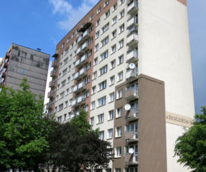 Emeryt rzucił się z 11. piętra