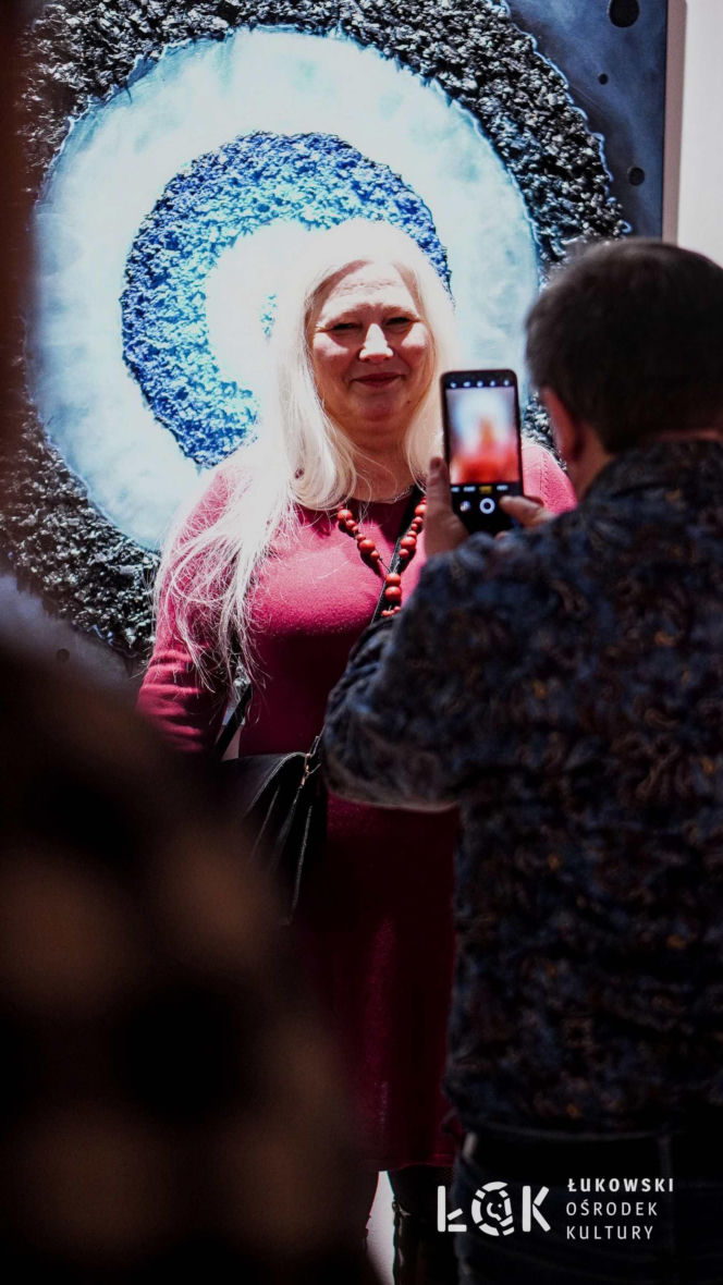 Wystawa w ŁOK "Okna na światy" Dariusza Skiermunta