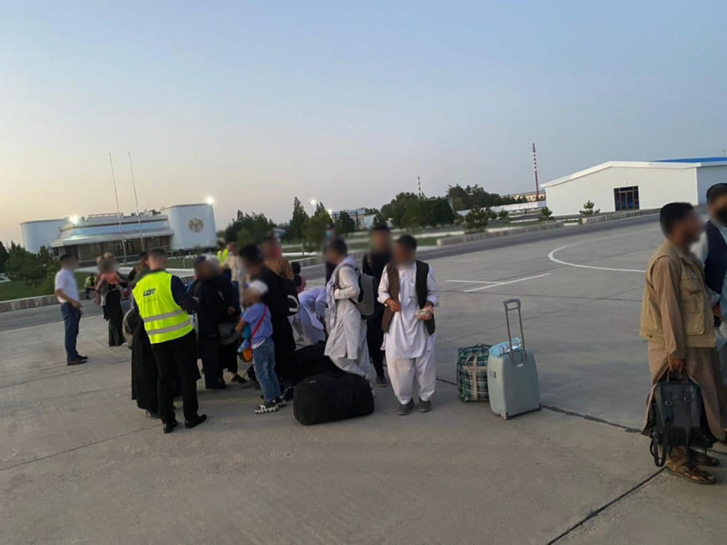 Akcja ewakuacji obywateli Afganistanu, którzy pomagali Polsce. Lot z Uzbekistanu do bezpiecznego miejsca w Polsce.
