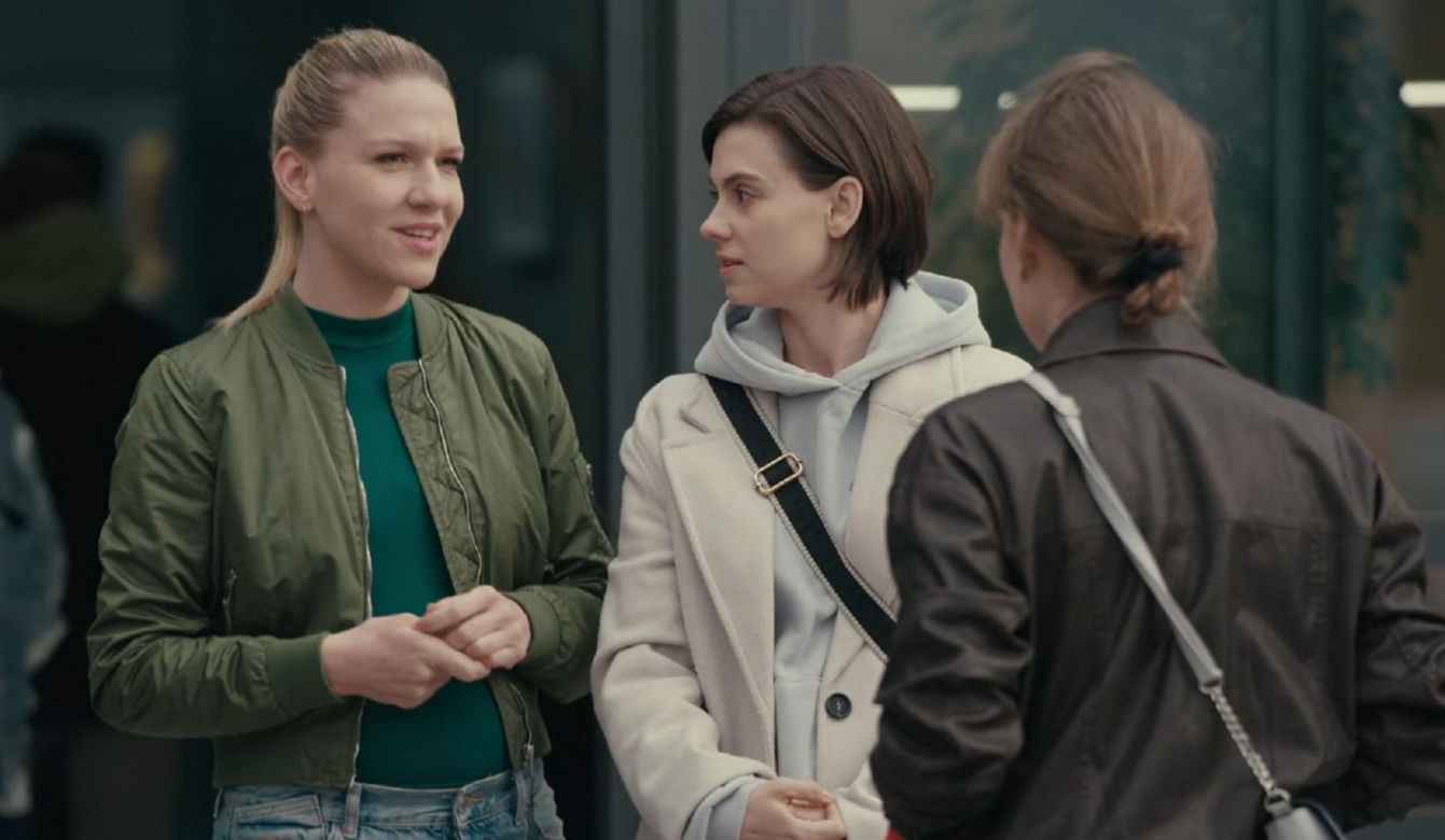 Na dobre i na złe odc. 998. Blanka (Pola Gonciarz), Zuza (Aurora Lipartowska), Dorota (Magdalena Wróbel)