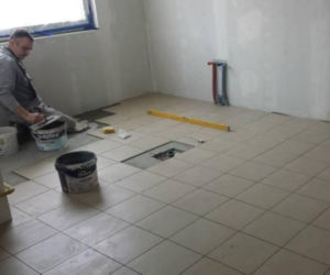 montaż płytek ceramicznych