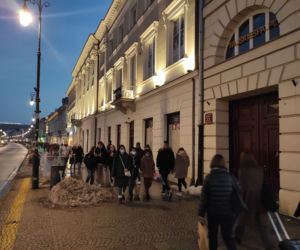 Tłumy na ulicach Warszawy