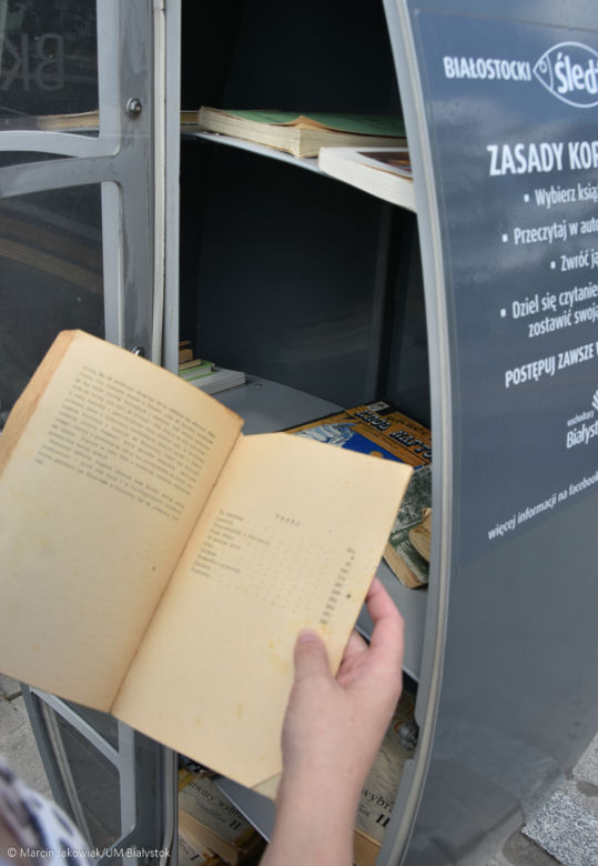 Białystok. Białostockie Śledzie Książkowe - miejskie regały na książki