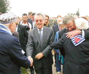 Łzy Komorowskiego w obozie Mauthausen
