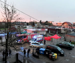 Nożownik z Brzezin z zarzutami. Zginął mężczyzna, policjant został ranny