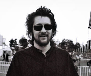 Wyrzucili go z zespołu za bycie rockandrollową katastrofą. Shane MacGowan nienawidził tej roli