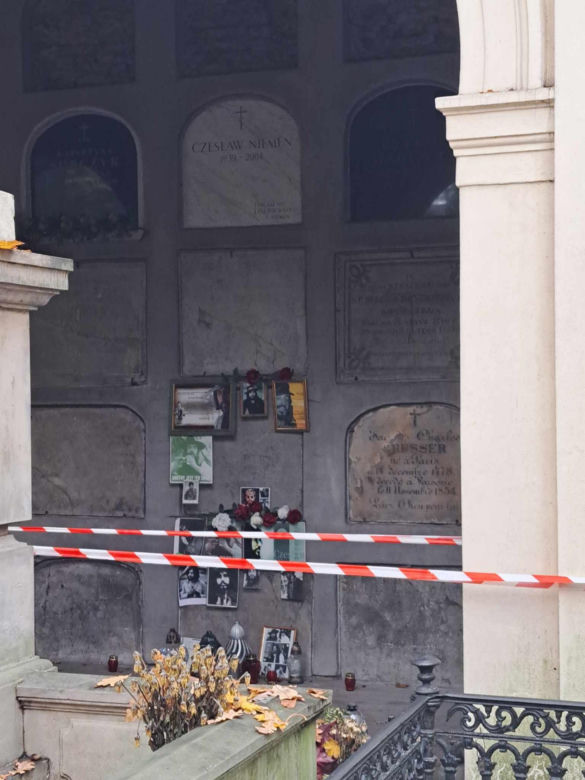 Remont Alei Zasłużonych na Starych Powązkach
