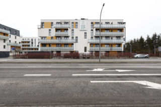 Warszawa, format: Deweloper postawił domy na Mleczarskiej. Cofnięto mu pozwolenie na budowę