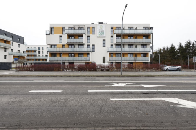 Warszawa, format: Deweloper postawił domy na Mleczarskiej. Cofnięto mu pozwolenie na budowę