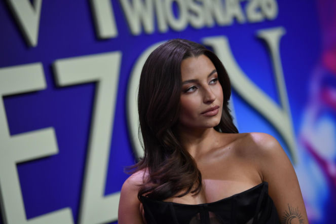 Ostre zdjęcie Wieniawy! Biały komplet i papryczki robią furorę w sieci