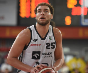 Legia Warszawa musiała uznać wyższość Dzików w derbowym starciu na Bemowie