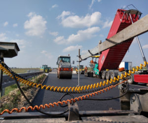 Remont na autostradzie A4 w środku lata. Kierowcy mdleją w korku, a służby rozdają wodę