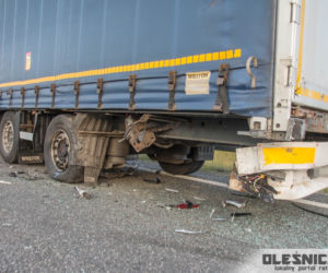 Groźny wypadek na trasie S8. Volkswagen zderzył się z ciężarówką