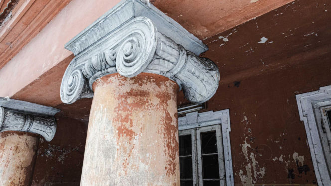 Dwór we Wronowie. Świętokrzyskie