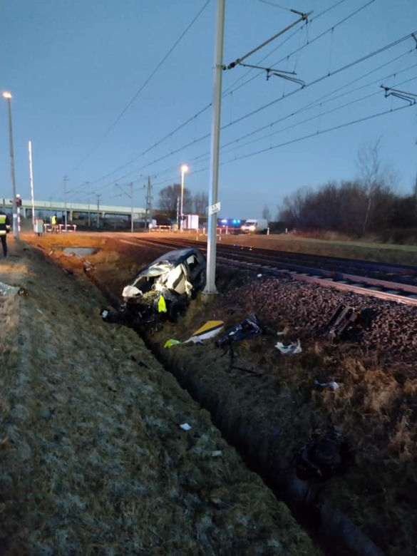 Tragiczny wypadek na przejeździe kolejowym w Legnicy