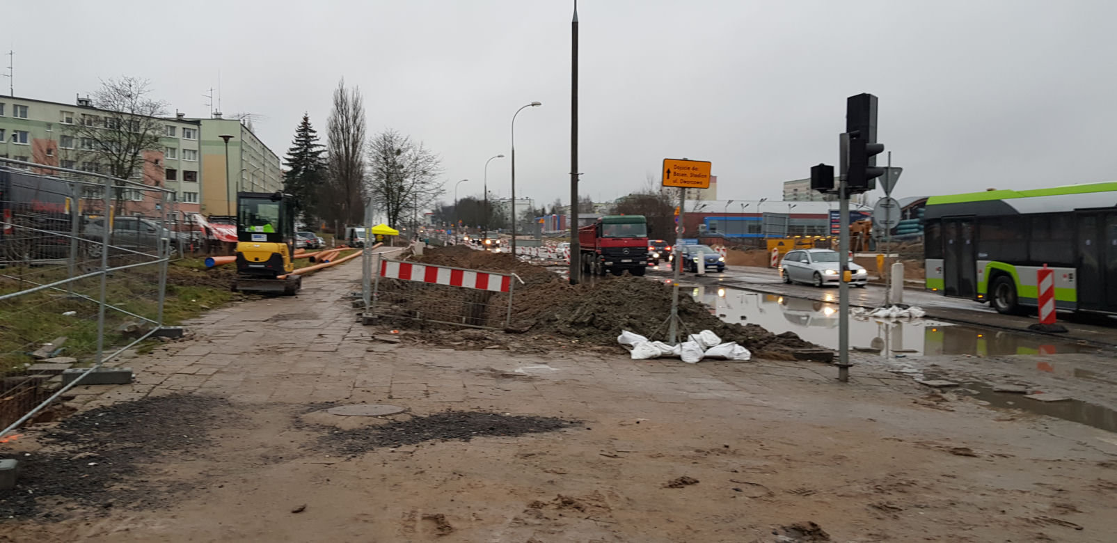 Błoto, dziury i kałuże